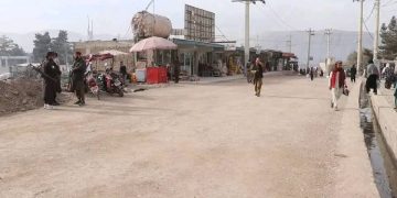 آغاز کار کانکریتی یک سرک با هزینه ۴.۵ میلیون روپیه در شهر پلخمری