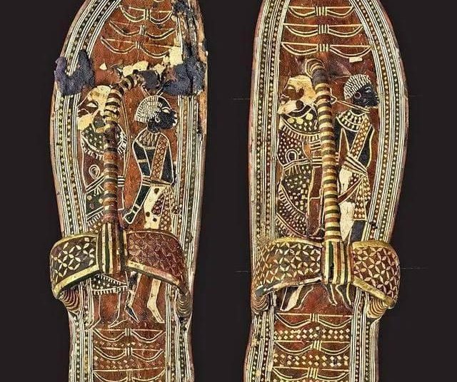 صندل‌های ۳۳۰۰ ساله فرعون در مقبره توت‌عنخ‌آمون کشف شد