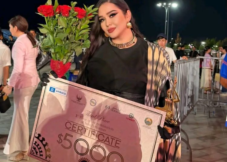 خواننده تاجیکستانی در جشنواره بین‌المللی «مقام» جایگاه سوم را گرفت