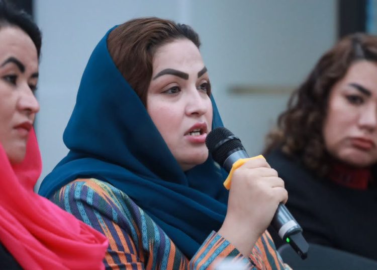 مونسه مبارز خواستار حفظ استقلال جبهه سپاهیان میهن شد