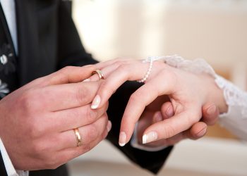 گروه ط-البان: تبادل حلقه میان نامزدها خلاف شرع است