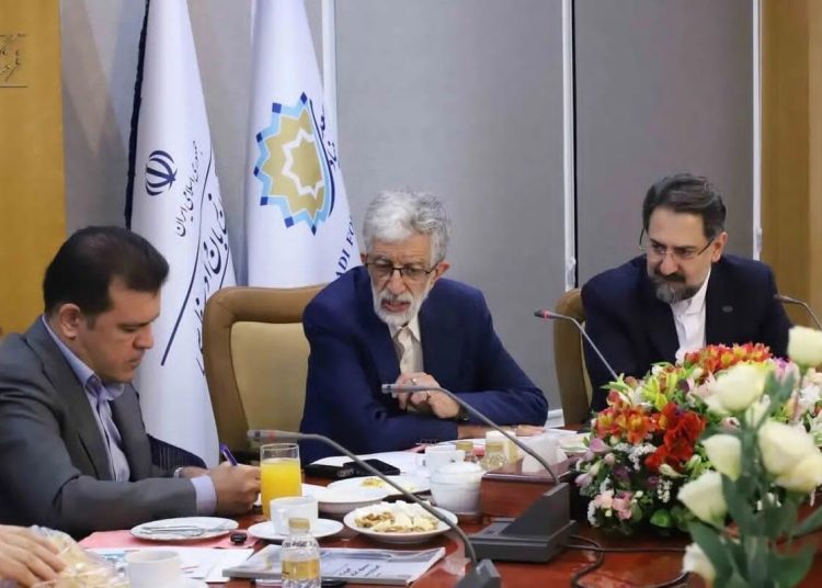 حدادعادل: باید از زبان پارسی مراقبت شود