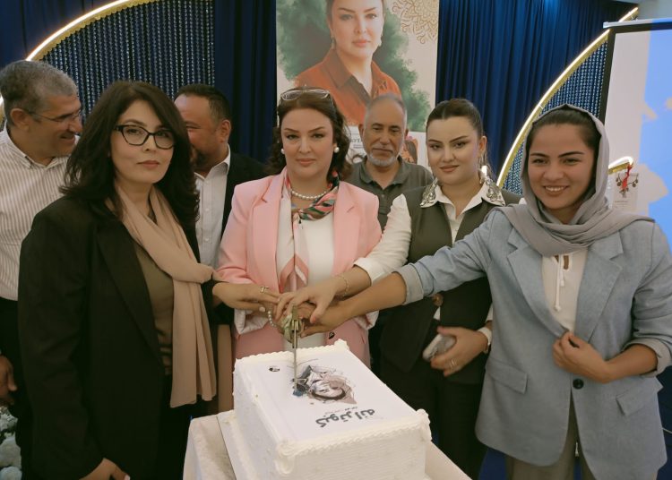 سه اثر تازه لیلی غزل در استانبول رونمایی شد
