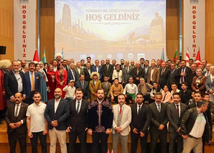 محفل فرهنگی و ادبی روز زبان ترکمنی در استانبول برگزار شد
