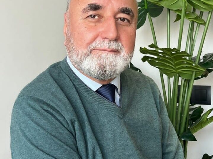 بوری کریم‌اوف: شفیعی کدکنی در چشم ما تاجیکان پاسدار استوار هویت پارسی است