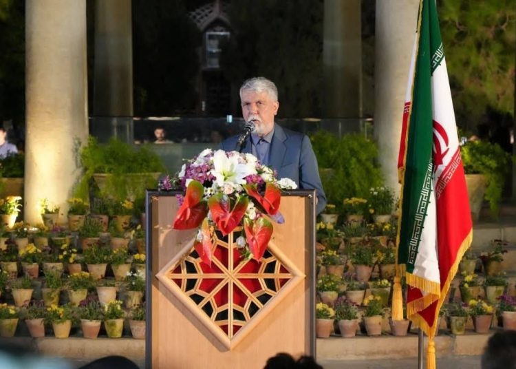 سیدعباس صالحی: شعر حافظ یکی از پیوندهای ماندگار میان پارسی‌زبانان جهان است