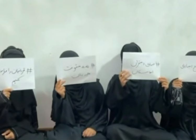 جنبش زنان معترض شمال خواستار توقف کوچ اجباری خانواده‌ها شد