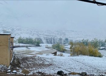 بارش نخستین برف در شهرستان پریان پنجشیر